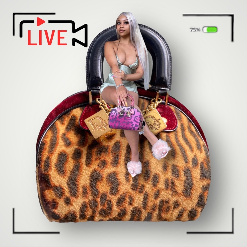 🎀 LUXURY EXCLUSIVE LIVE 🎀 LIKE THIS LISTING TO BE NOTIFIED OF MY SHOWS 📣 - Picture 11 of 13